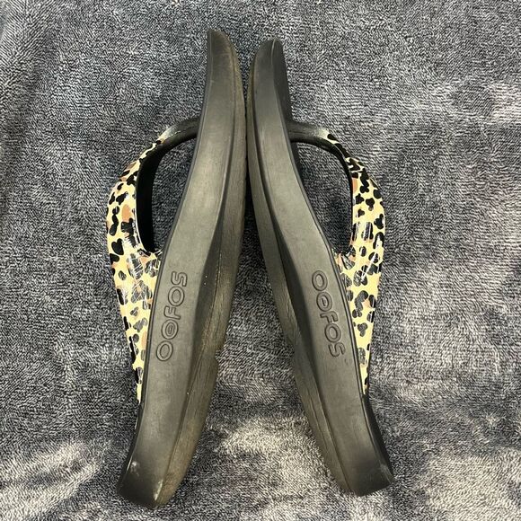 OOFOS Women Flip Flop Size 11 - Picture 3 of 5